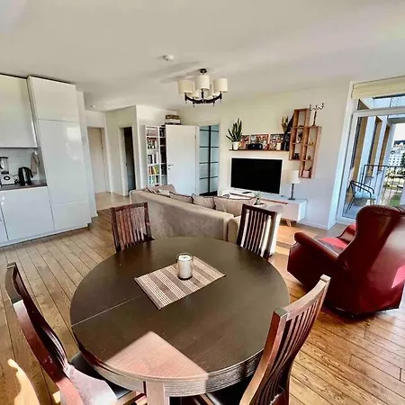Cozy Modern For A Family דירה *
