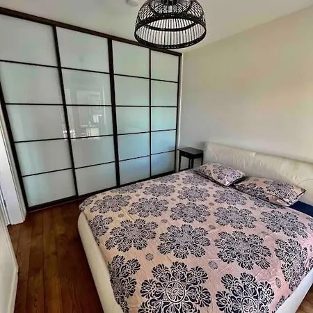 Cozy Modern For A Family شقة